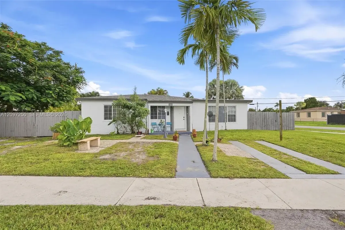 9270 SW 43rd St, Miami: photo 1 of 45