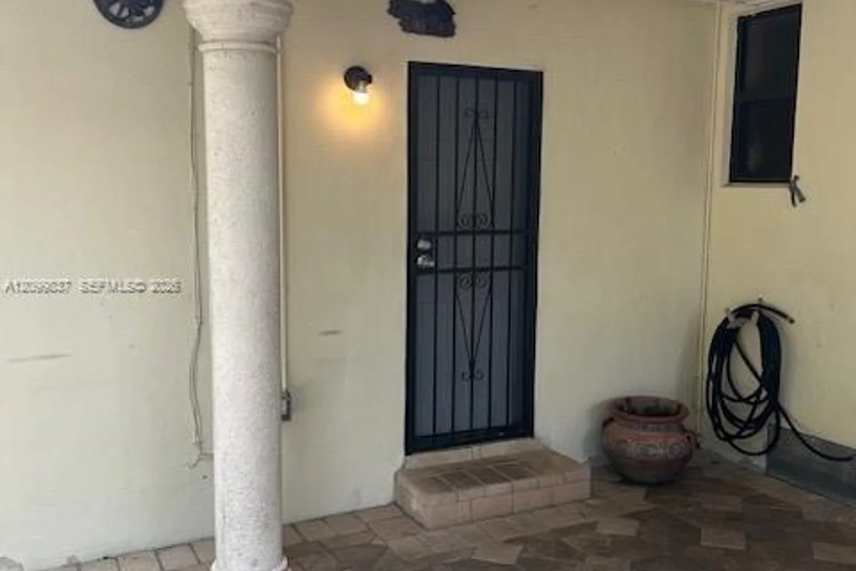 4801 NW 4th Ter #2, Miami: photo 1 of 16