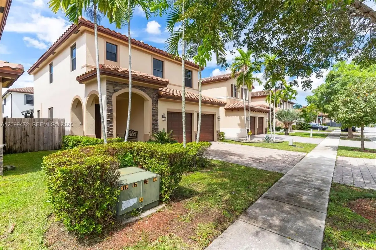 480 SE 35th Ave, Homestead: photo 1 of 48