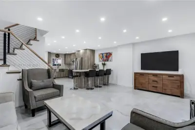 3321 Simms St #13B, Hollywood: photo 1 of 55
