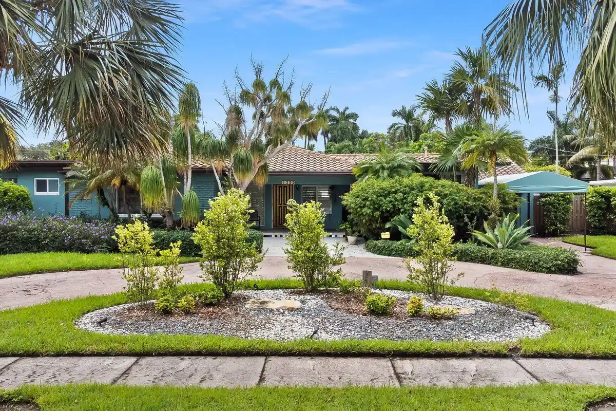 1322 Monroe St, Hollywood: photo 1 of 36