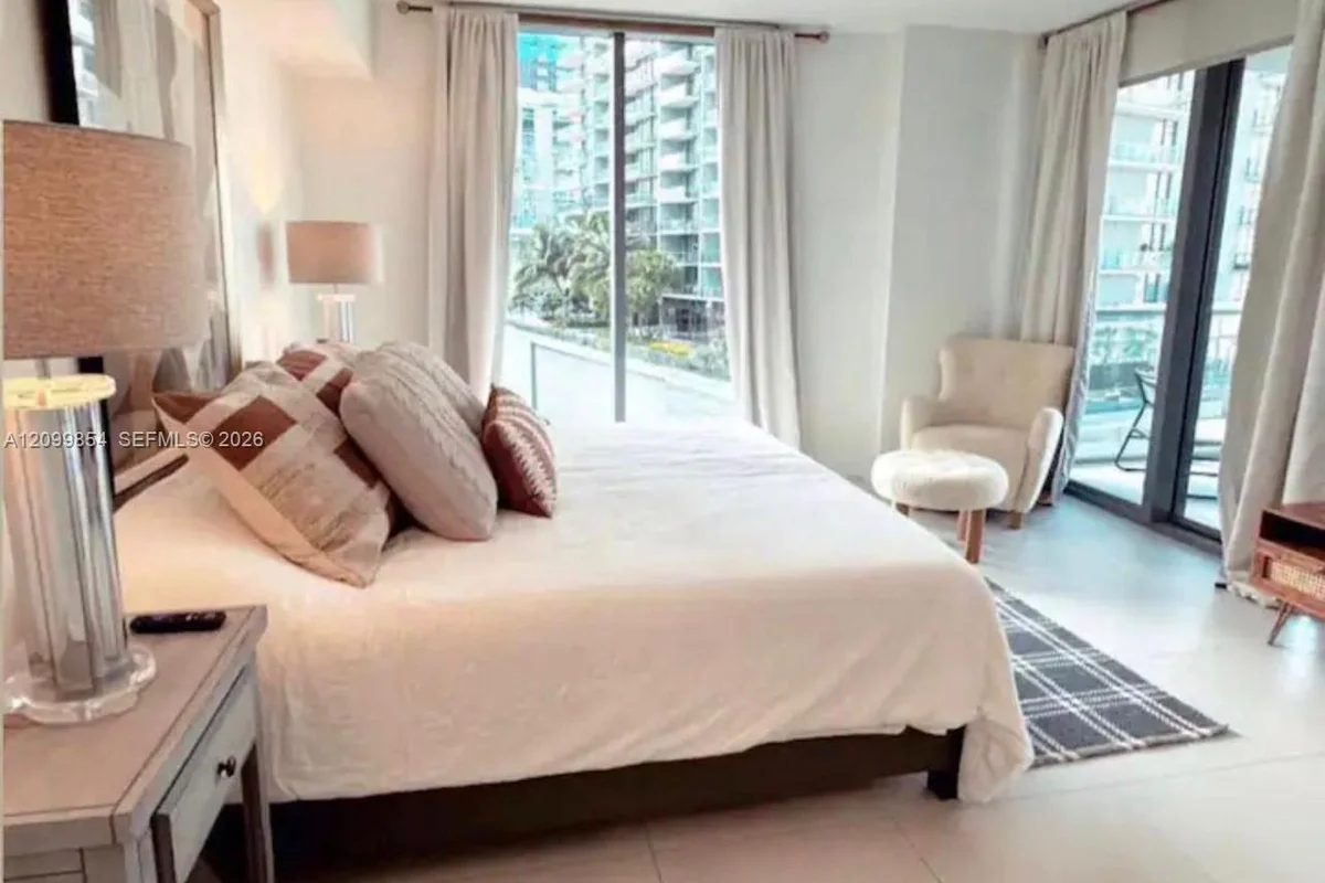31 SE 6th St #1601, Miami: photo 1 of 13