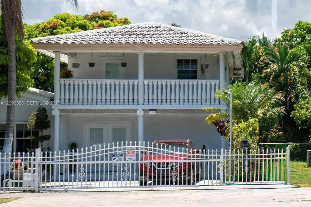 16990 NE 5th Ct, North Miami Beach: photo 1 of 23