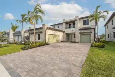 9465 Magnus Ter, Parkland: photo 1 of 52