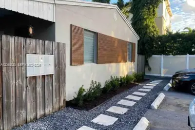 618 NE 8th Ave #1-5, Fort Lauderdale: photo 1 of 8