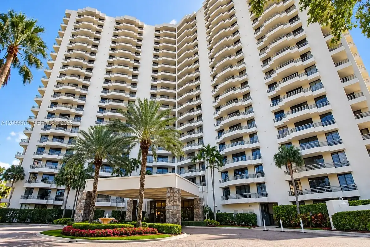 3300 NE 191st St #611, Aventura: photo 1 of 24