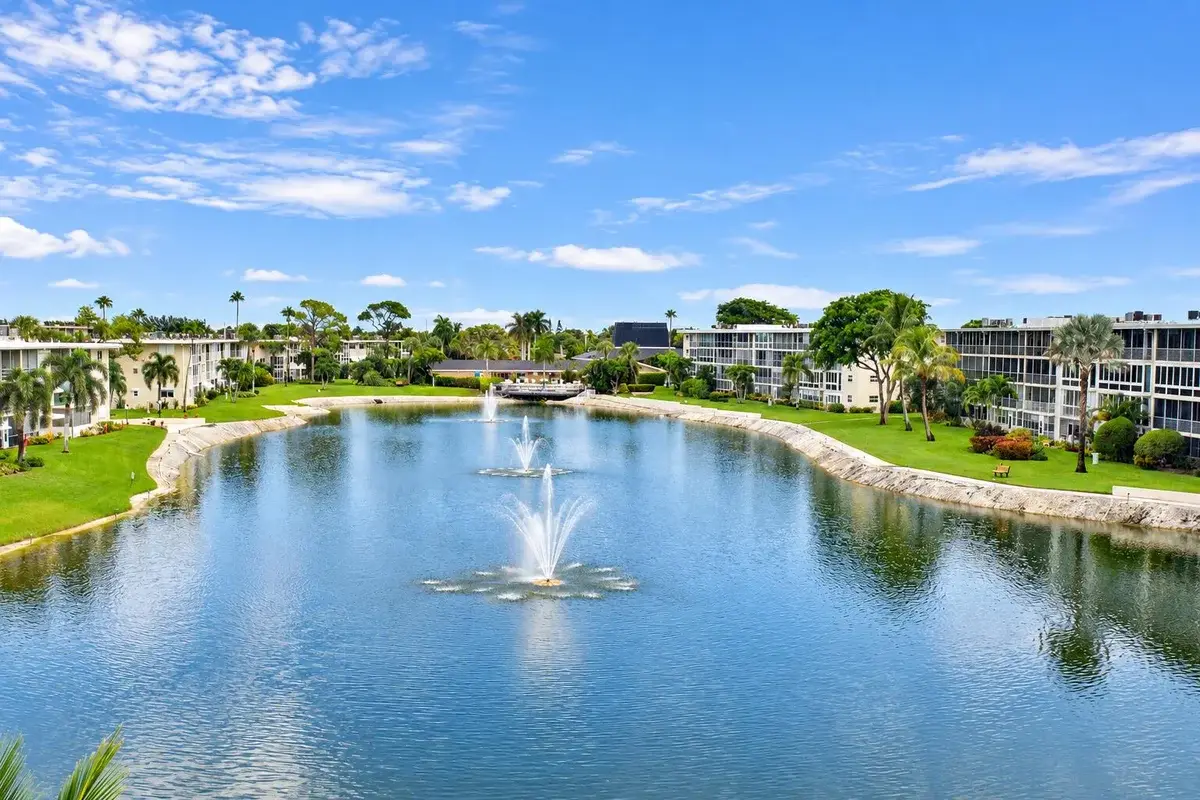 2724 Garden Dr N #407, Lake Worth: photo 1 of 16