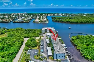 689 NE 6th Ct, Boynton Beach: photo 1 of 17