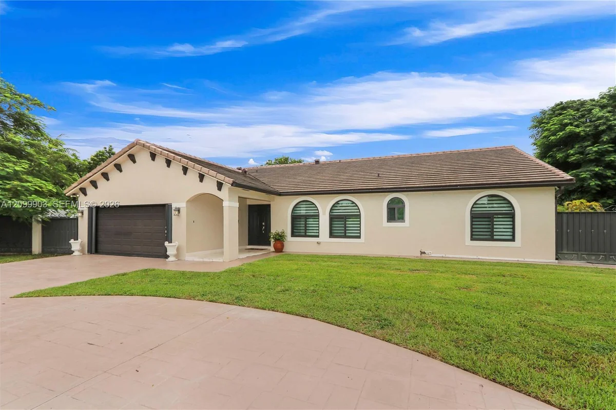 15221 SW 148th Ave, Miami: photo 1 of 43