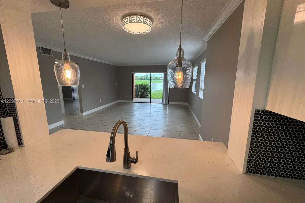 5200 NW 31st Ave #165 J, Fort Lauderdale: photo 1 of 36