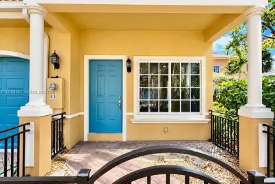 3200 Stirling Rd #F6, Hollywood: photo 1 of 25