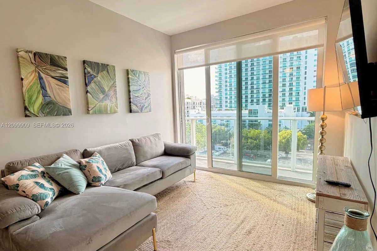 321 NE 26th St #707, Miami: photo 1 of 31