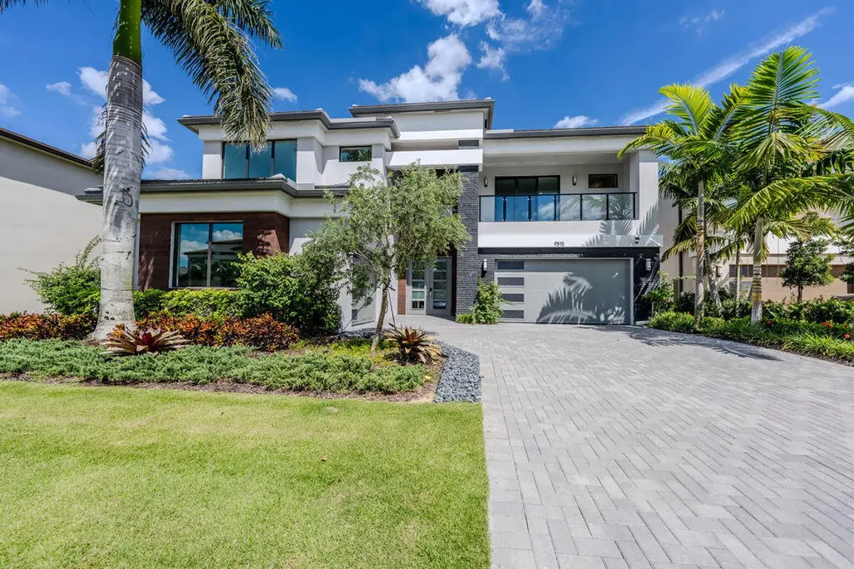 9515 Royal Woods Manor, Boca Raton: photo 1 of 48