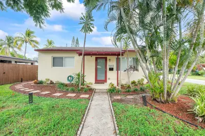 1645 NE 16th Ave, Fort Lauderdale: photo 1 of 36