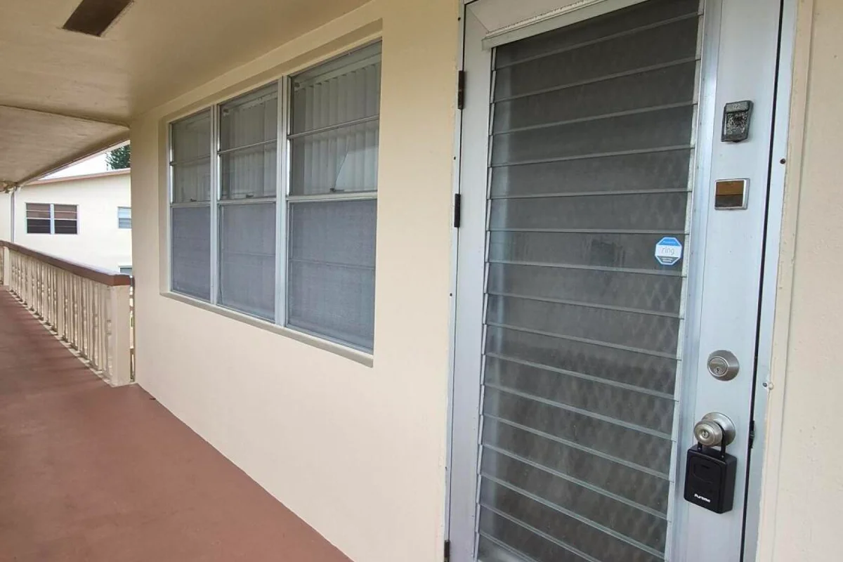 122 Canterbury D, West Palm Beach: photo 1 of 3