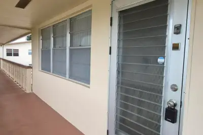 122 Canterbury D, West Palm Beach: photo 1 of 3