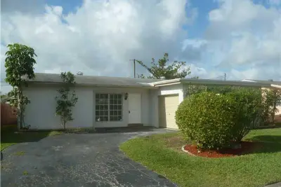 9616 NW 26th Pl, Sunrise: photo 1 of 15