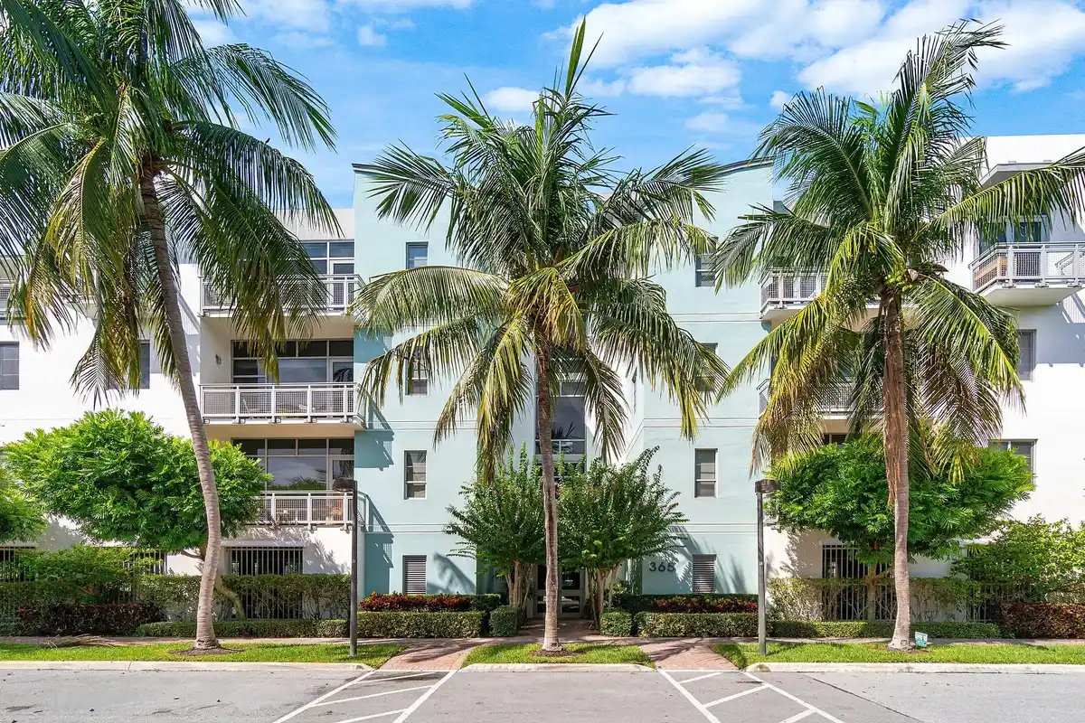 365 SE 6th Ave #310, Delray Beach: photo 1 of 27