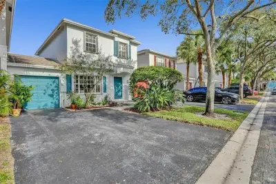 6003 Harbor Isle Way #495, Tamarac: photo 1 of 12