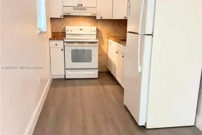 1123 NW 27th Ave #1, Fort Lauderdale: photo 1 of 2
