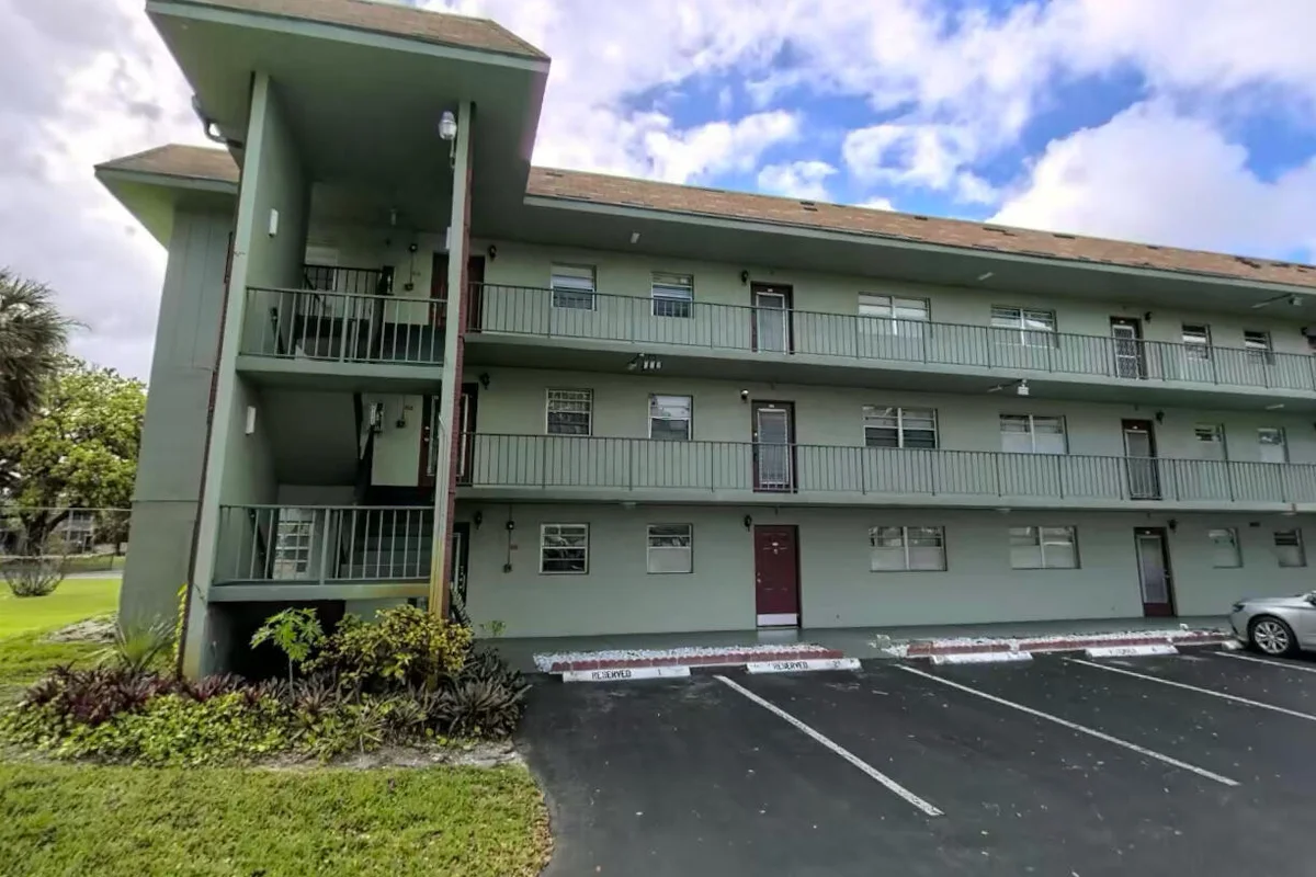 611 S State Rd 7 #1B, Margate: photo 1 of 10