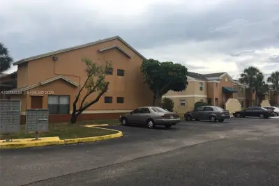 2457 NW 56th Ave #4-105, Lauderhill: photo 1 of 18