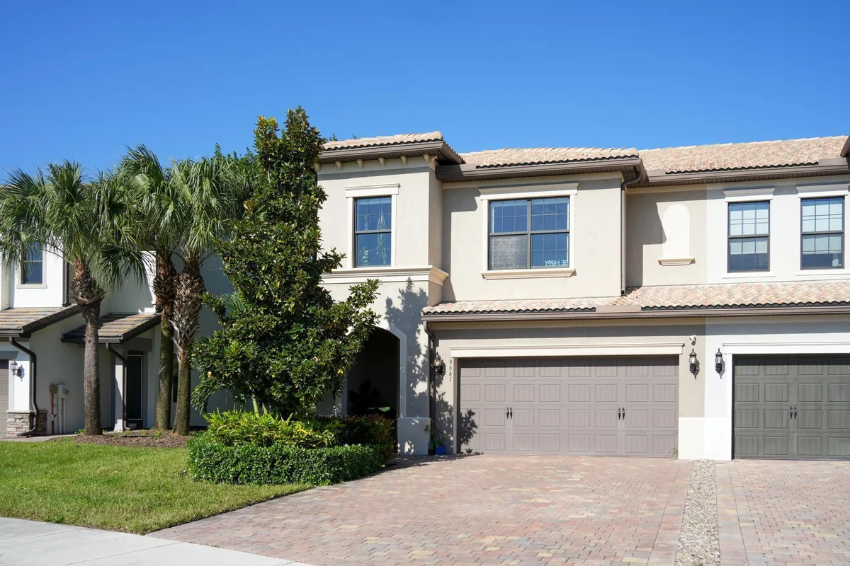 4661 Eventing St, Lake Worth: photo 1 of 36