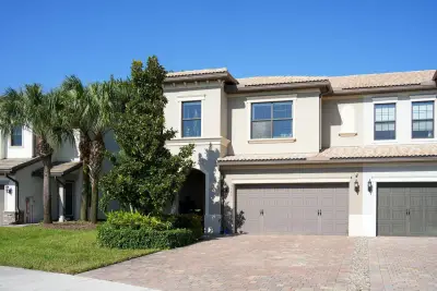 4661 Eventing St, Lake Worth: photo 1 of 36