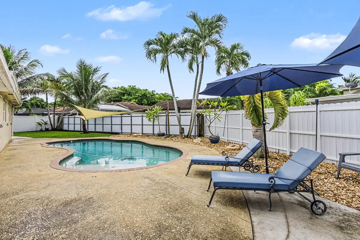 10150 NW 22nd Ct, Pembroke Pines: photo 1 of 67