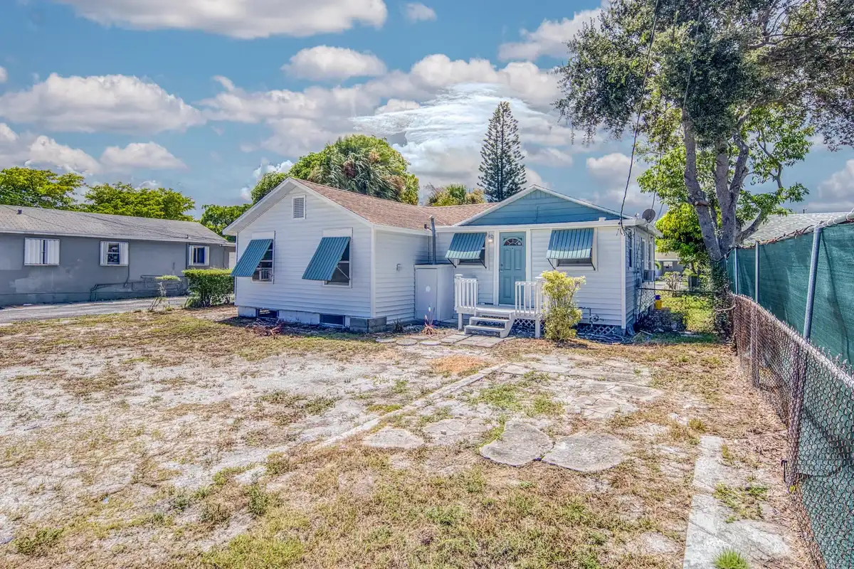 708 N H St, Lake Worth Beach: photo 1 of 41