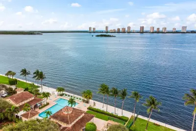 1045 Lake Shore Dr #105, Lake Park: photo 1 of 21