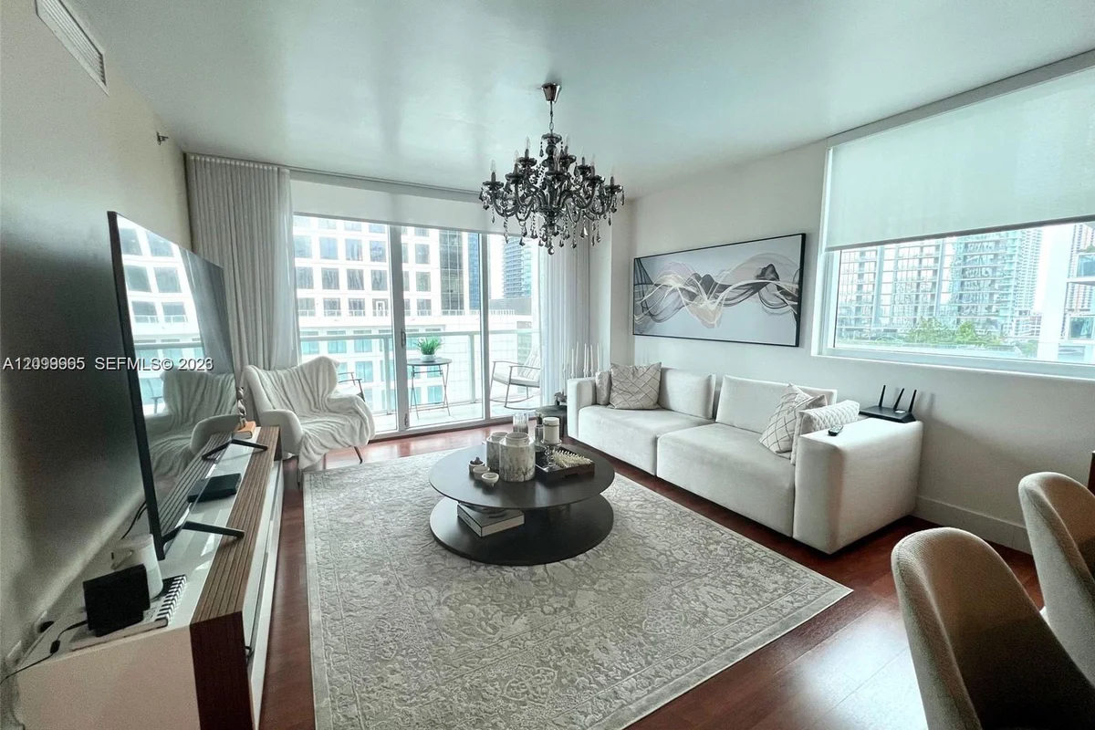 500 Brickell Ave #1410, Miami: photo 1 of 28