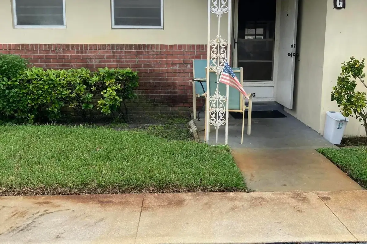 2751 Ashley Dr E #G, West Palm Beach: photo 1 of 32