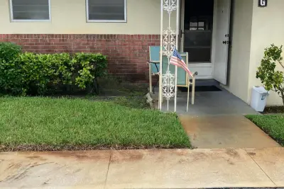 2751 Ashley Dr E #G, West Palm Beach: photo 1 of 32