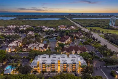 649 E Sheridan St #203, Dania Beach: photo 1 of 33