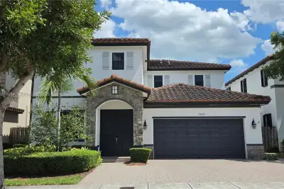 25225 SW 118th Ave, Homestead: photo 1 of 38