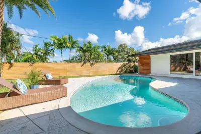 2197 NE 61st Ct, Fort Lauderdale: photo 1 of 33