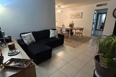 1100 NE 1st Ct #104, Hallandale Beach: photo 1 of 18