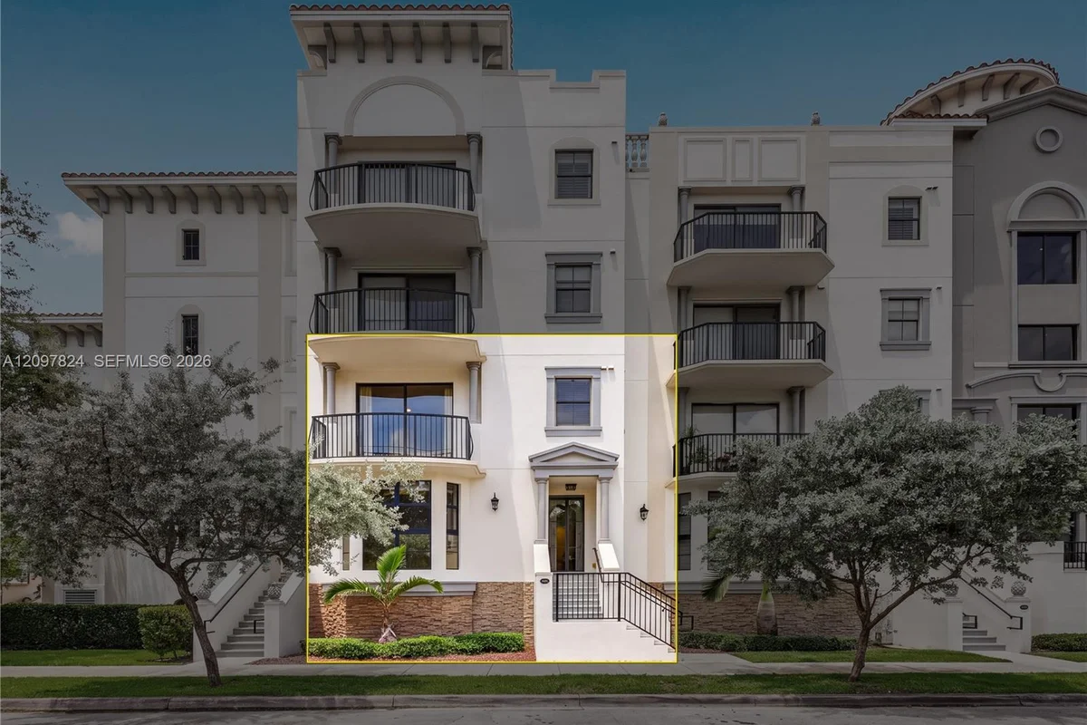 1650 Galiano St #TH11, Coral Gables: photo 1 of 37
