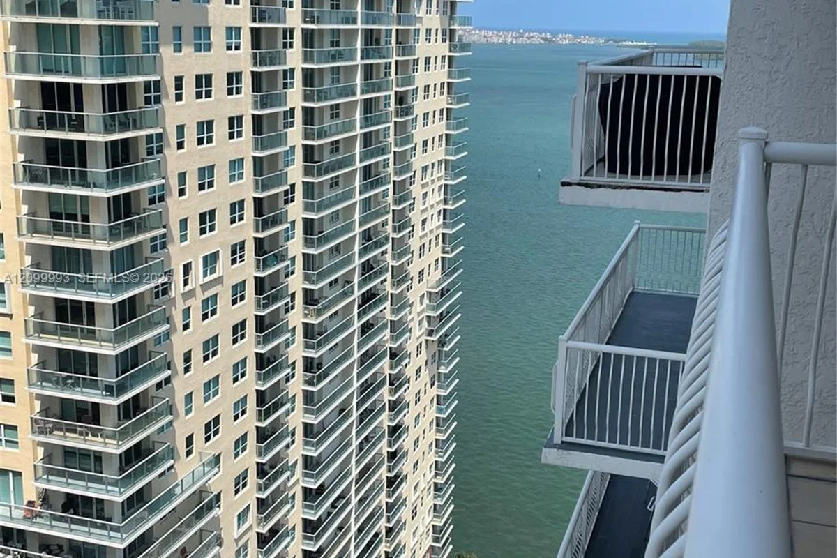 1200 Brickell Bay Dr #3104, Miami: photo 1 of 21