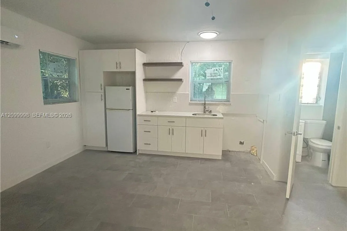 1220 NE 110th Ter #C, Miami: photo 1 of 6