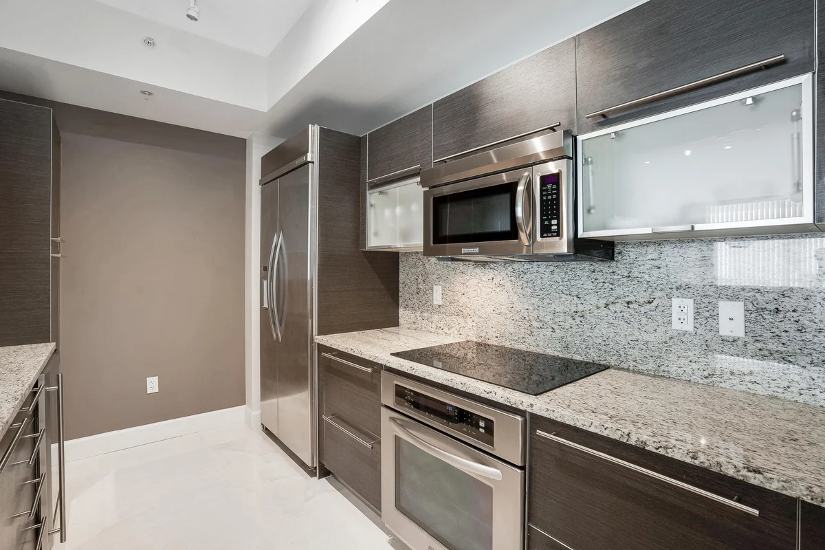 550 Okeechobee Blvd #1017, West Palm Beach: photo 1 of 26