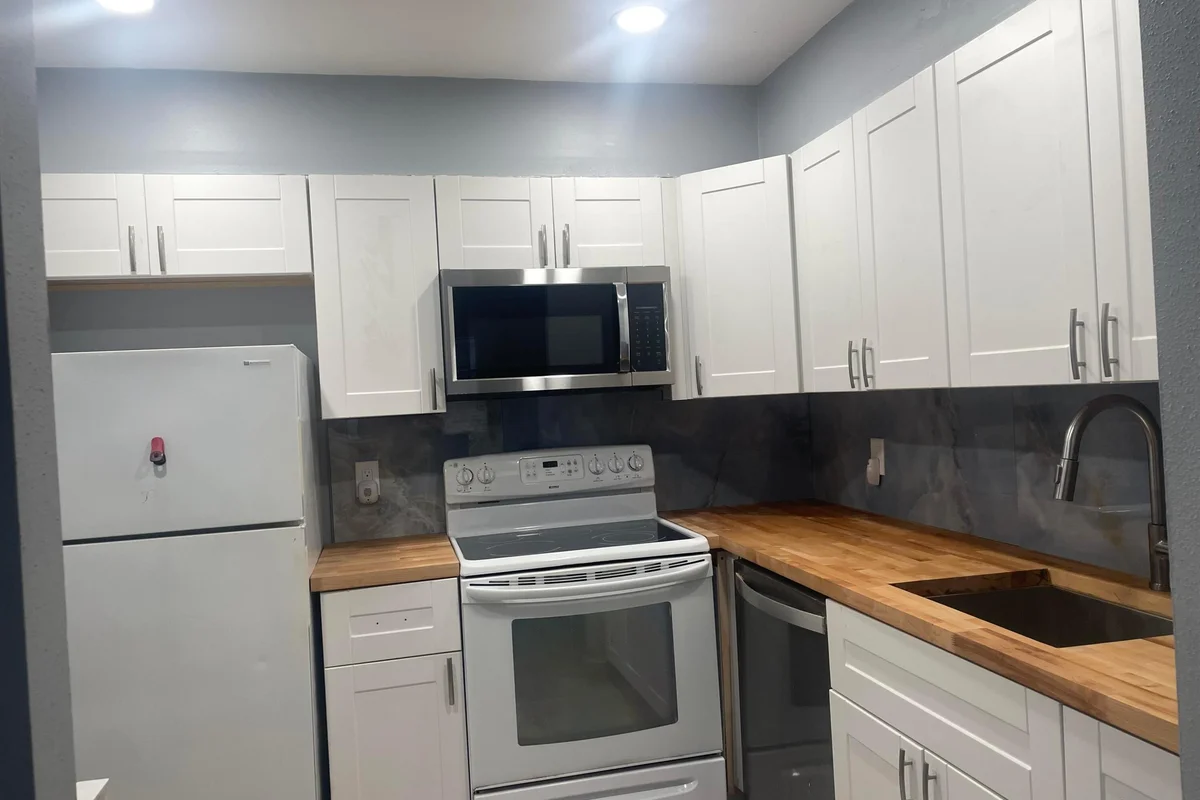 370 Saxony H, Delray Beach: photo 1 of 11
