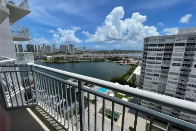 18061 Biscayne Blvd #1804, Aventura: photo 1 of 28