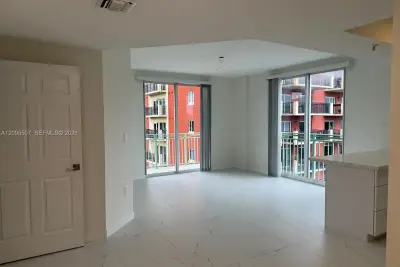 3500 Coral Way #614, Miami: photo 1 of 25