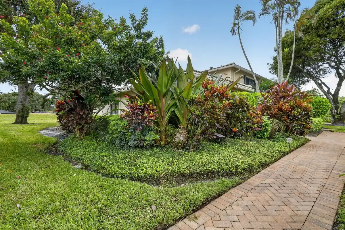 2 Stratford Dr E #A, Boynton Beach: photo 1 of 44