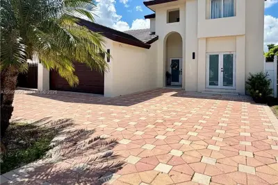 9030 SW 143rd Ave, Miami: photo 1 of 26