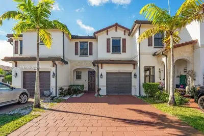 3412 W 106th St, Hialeah: photo 1 of 38