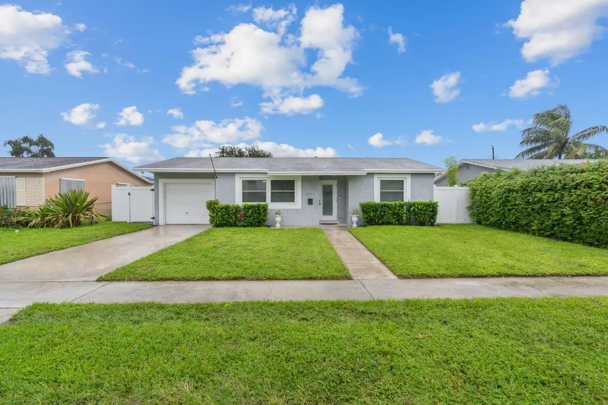 7541 Hope St, Hollywood: photo 1 of 27