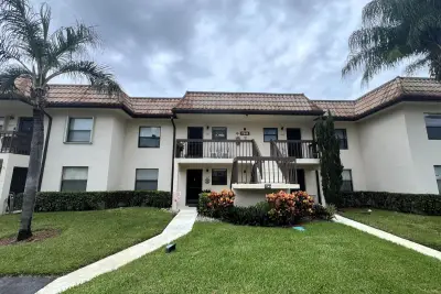 7245 Golf Colony Ct #203, Lake Worth: photo 1 of 25